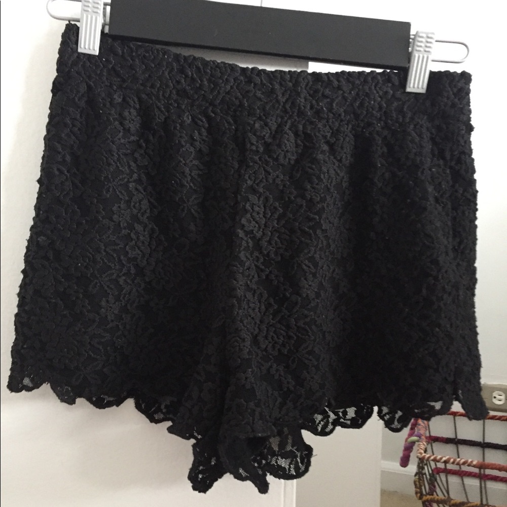 LAST PRICE DROP Free People Lace Shorts
